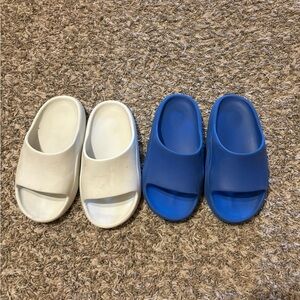 2 Pair Boy's DSG Royal Blue Size 6 and White Size 5 Comfy Foam Sliders